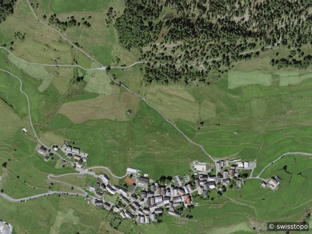 Luftbild Chasa 108, Guarda