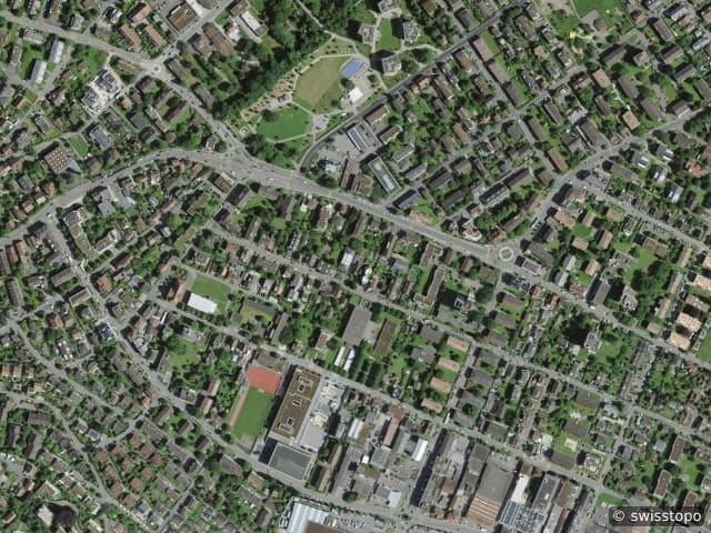Luftbild lautet Hegenheimermattweg 170, Allschwil.